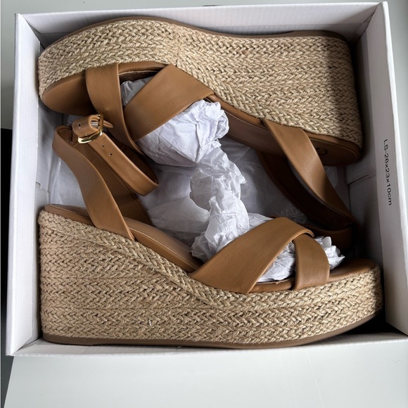 Madden NYC Women’s Strappy Wedge Sandals - Picture 9 of 9